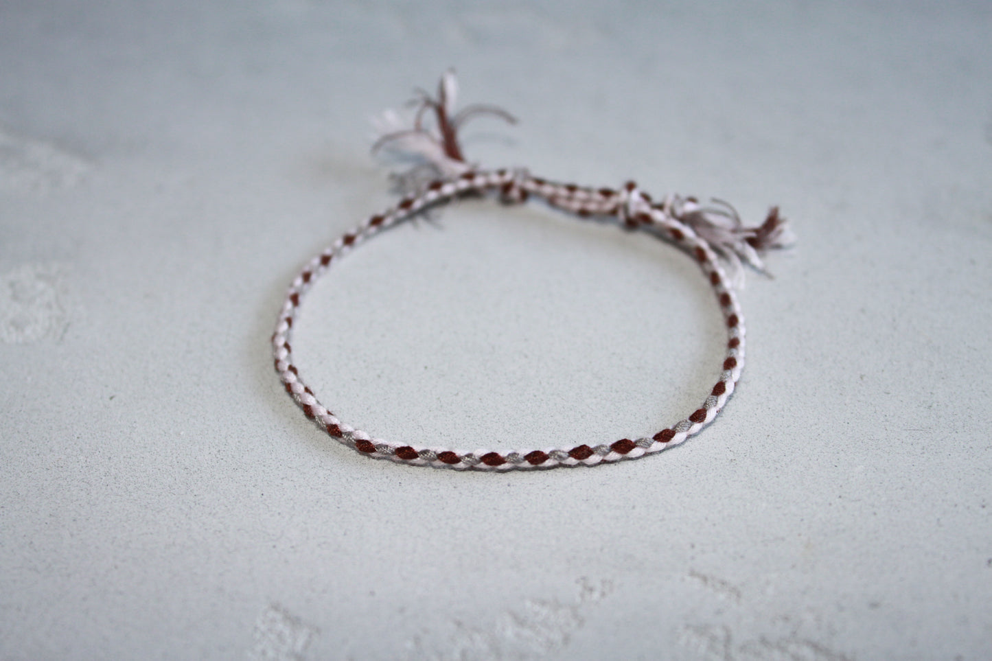 Pranayama Baumwolle Armband (Braun/Grau/Weiß)