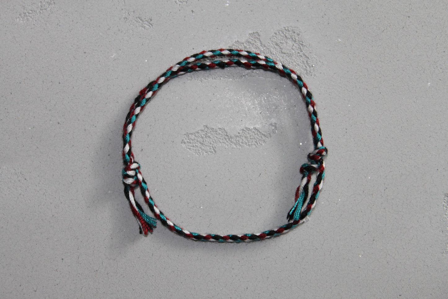 Pranayama Baumwolle Armband (Rot/Weiß/Schwarz/Blau)